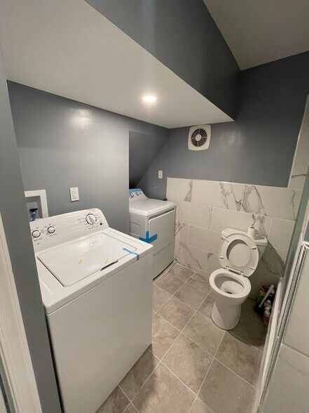 Washer/dryer - 1628 Wolf St