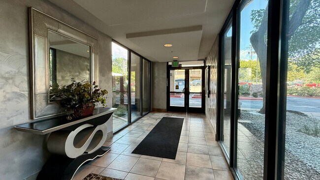 Building Photo - Beautiful Apartment on E Kiowa