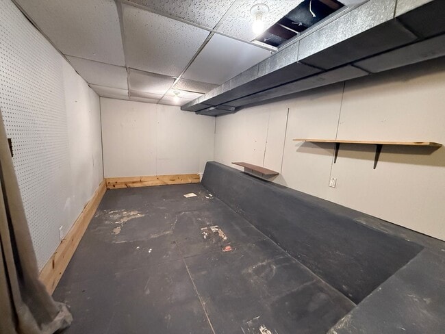 Building Photo - Well-Maintained 4-Bedroom Home with Historical Charm Near Downtown Jackson