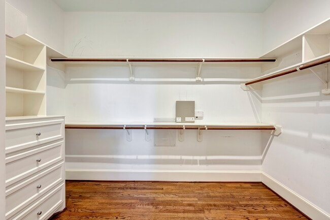 Building Photo - 1525 Oxford St