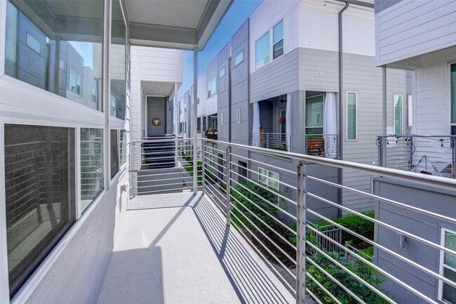 Building Photo - 1743 Eado Point Ln