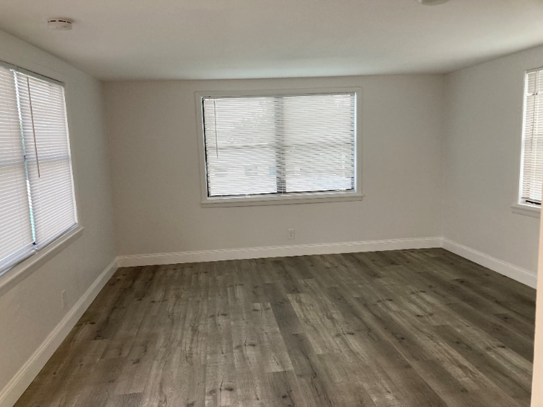 Building Photo - 3507 Broadway