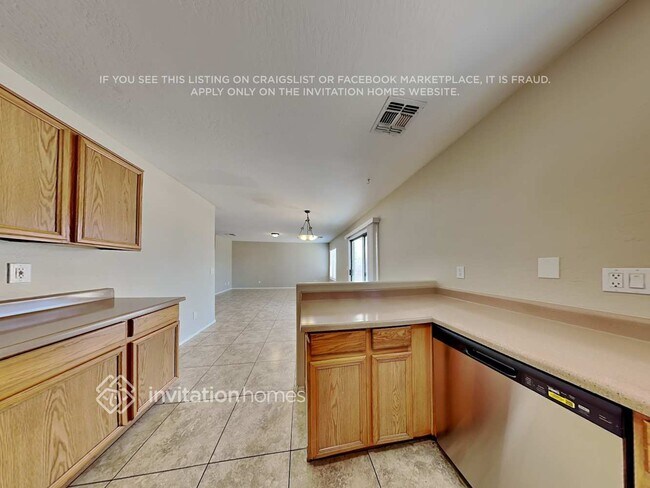 Building Photo - 12650 W Willow Ave