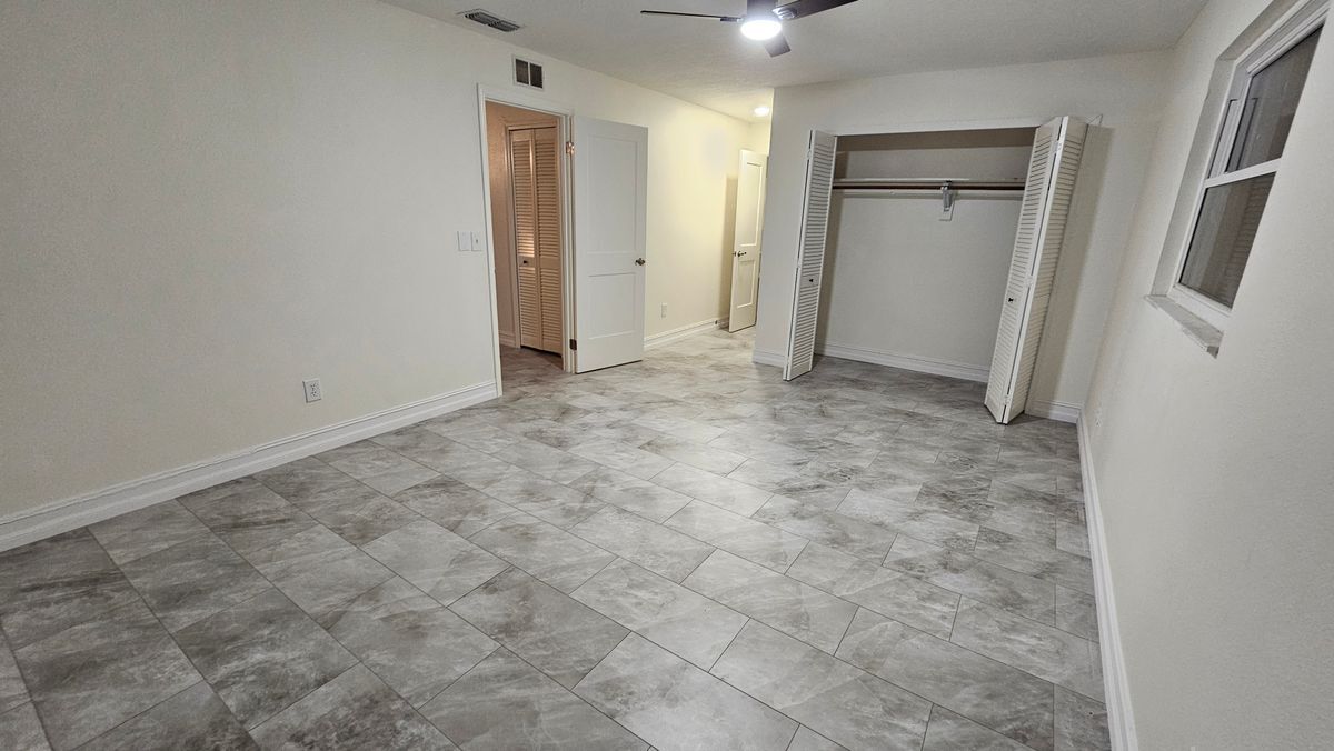 Building Photo - 741 Fairhaven St NE