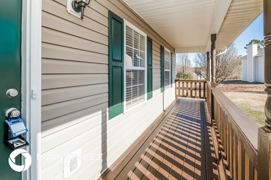 Building Photo - 519 Trinity Tr