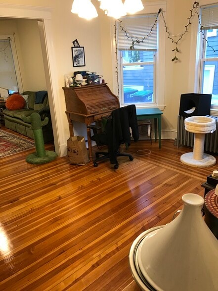 Building Photo - 30 Barton St