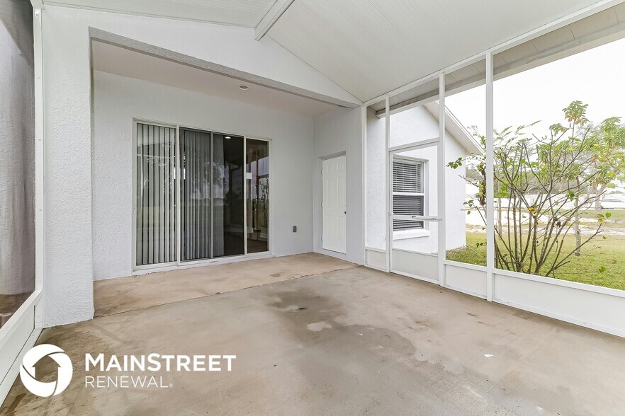 Building Photo - 319 Erie Ct