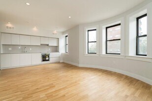 Building Photo - 123 Highland Ave