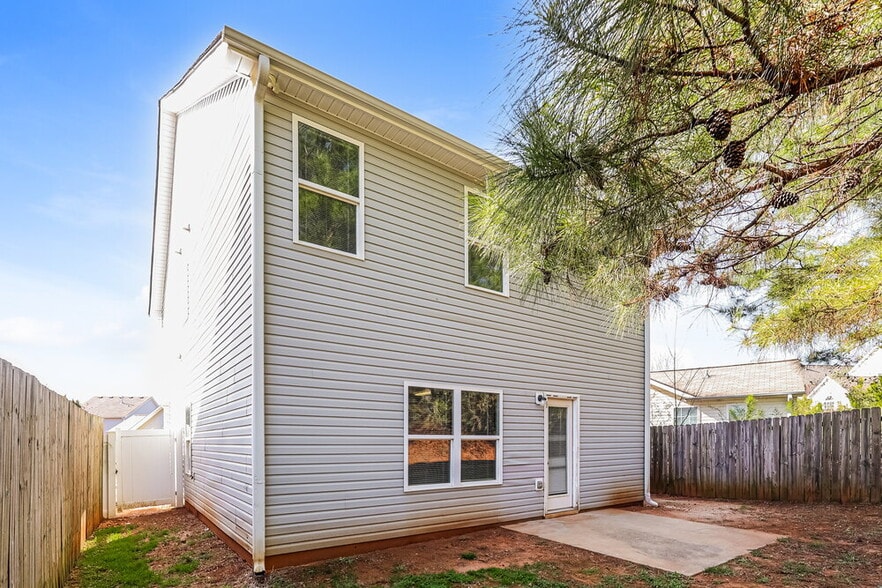 Building Photo - 498 Highland Falls Dr