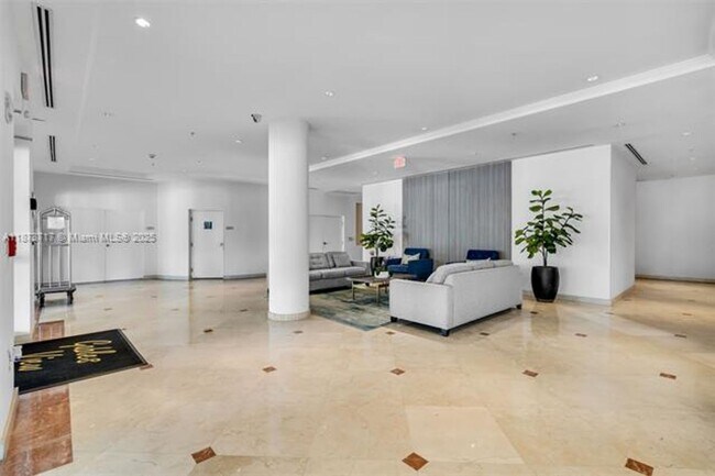 Building Photo - 1627 SW 37th Ave