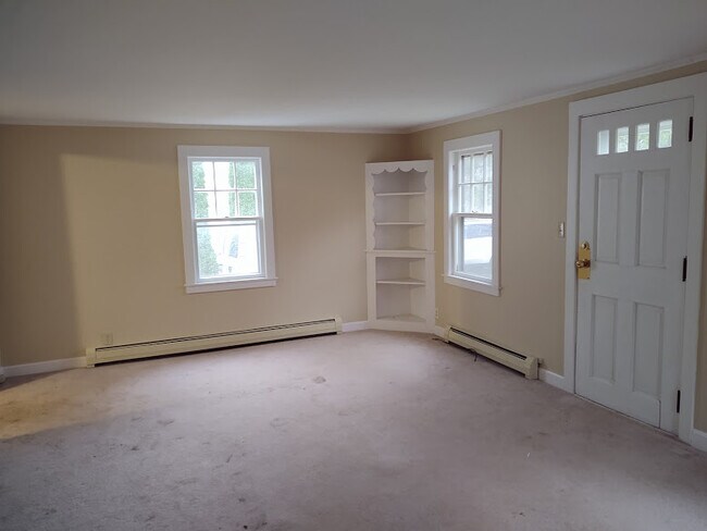 Building Photo - 38 Snow Rd