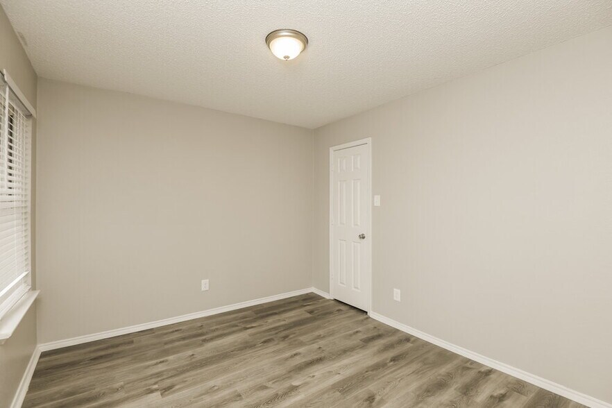 Building Photo - 5708 Shady Springs Trail