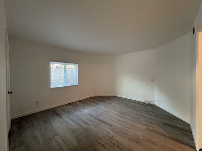 Building Photo - Remodeled Reseda Home