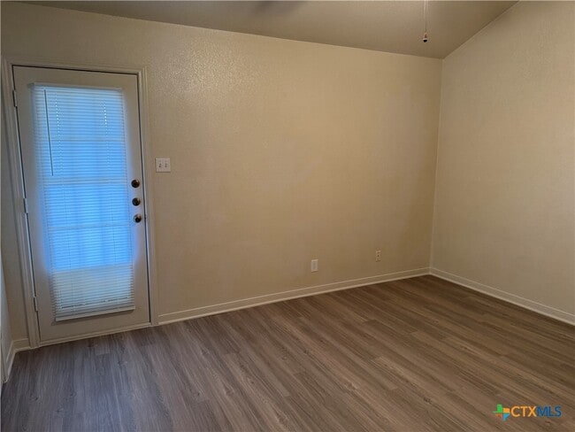 Building Photo - 5106 Daybreak Dr