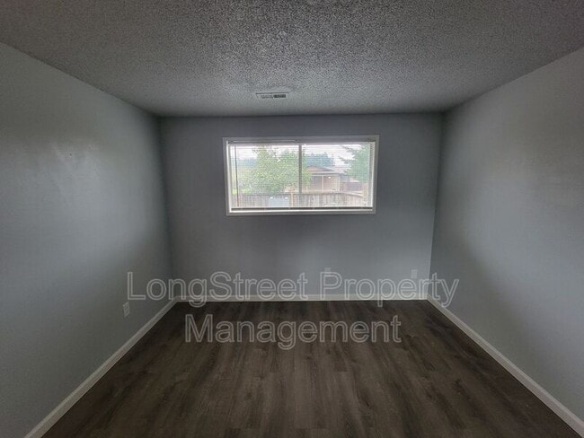 Building Photo - 3286 NE Lancaster St