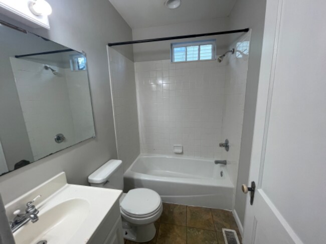 Building Photo - 1709 Pennsylvania Ave