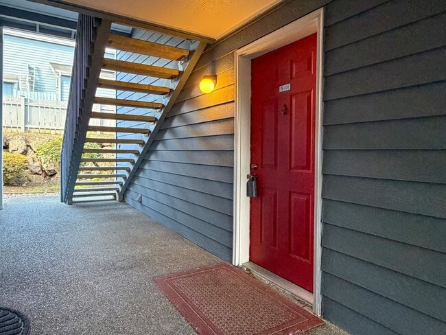 Building Photo - 16817 Larch Way