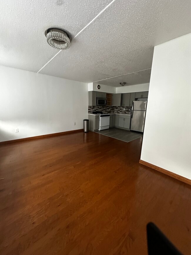 Building Photo - 8 E 118th St