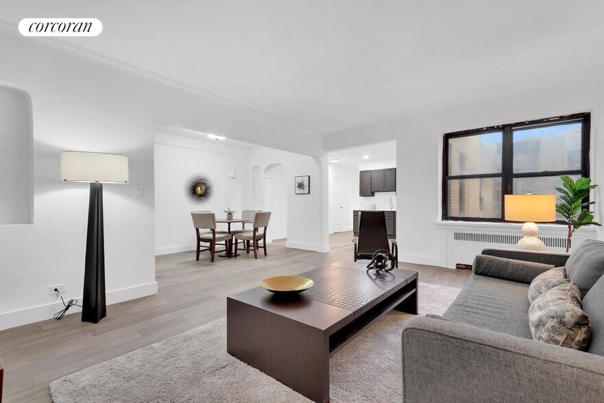 Building Photo - 3000 Valentine Ave