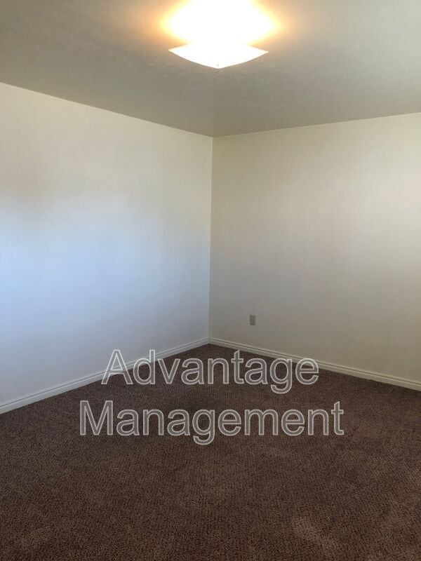 Building Photo - 2138 W 220 N