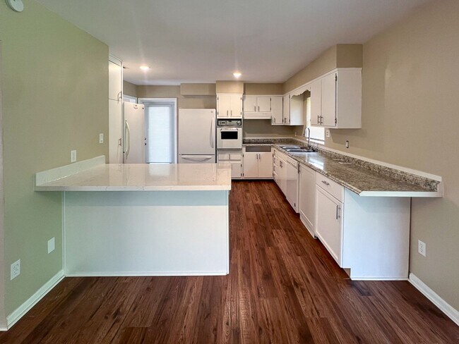 Building Photo - Pet Friendly 3BR/2BA NW Gainesville Home - Available mid-July!