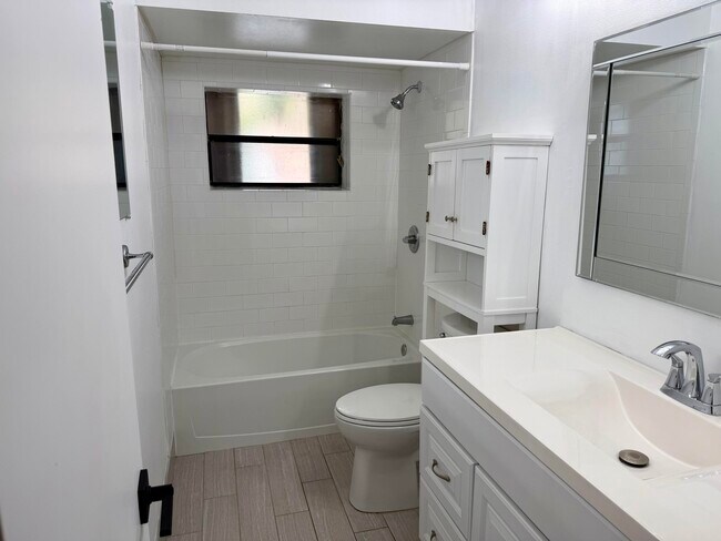 Building Photo - 5434 NW 87th Terrace