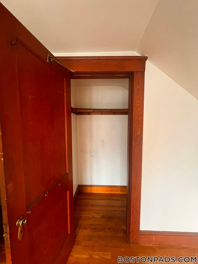 Building Photo - 468-470 Gallivan Boulevard