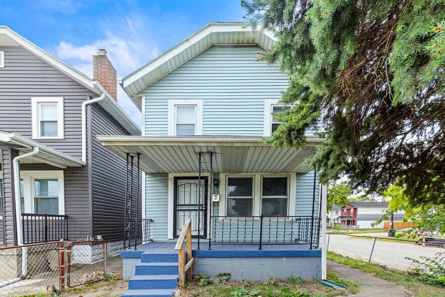 Primary Photo - 977 E 17th Ave