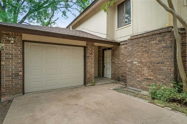 Building Photo - 8517 Fathom Cir