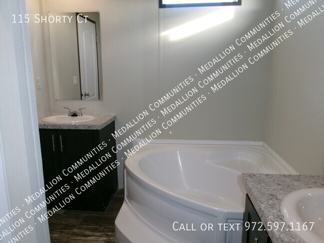 Building Photo - 115 Shorty Ct