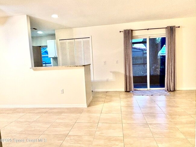 Building Photo - 110 Summer Pl