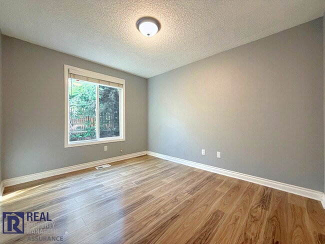 Building Photo - 5470 SW 164th Ct