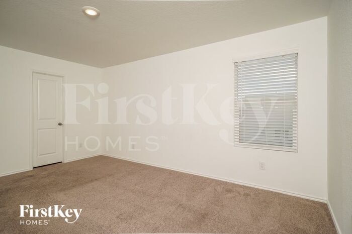 Building Photo - 2438 Double Oak Dr