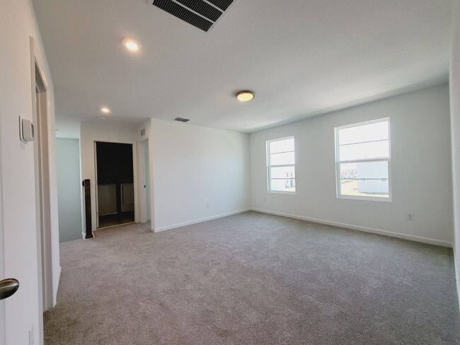 Building Photo - Kissimmee 5 Bedroom/3 Baths Home For Rent in 34747