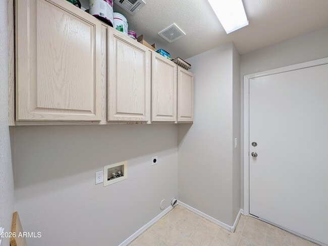 Building Photo - 15748 W Paradise Ln