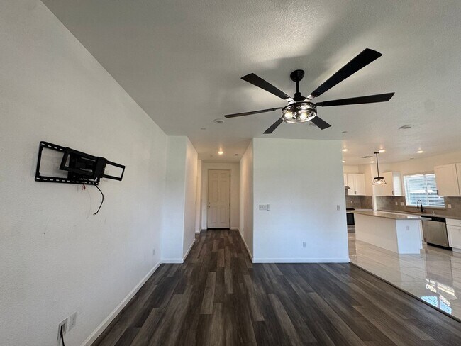 Building Photo - 2469 S Rogers Ln
