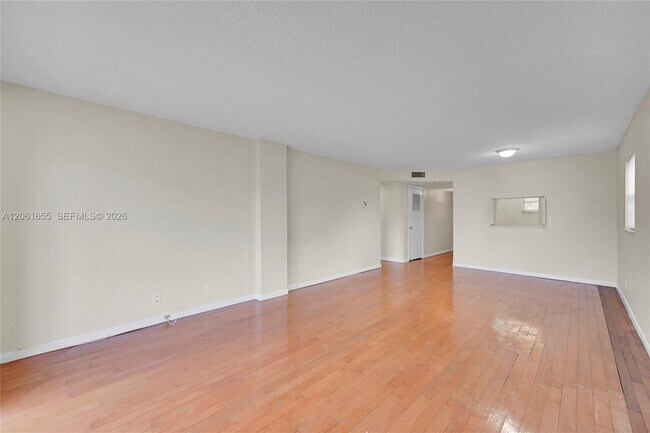 Building Photo - 1100 NW 87th Ave