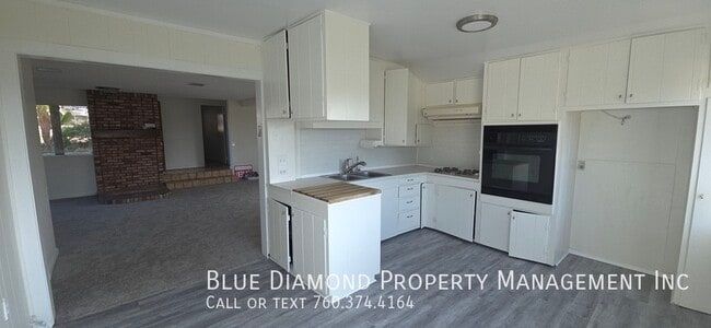 Building Photo - 415 S Rios Ave