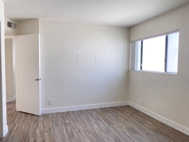 Building Photo - 2500 Abbot Kinney Blvd