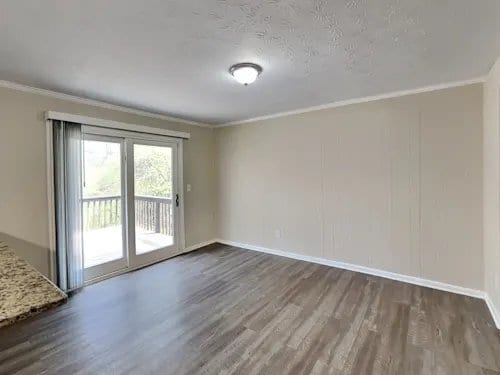 Building Photo - 550 Transit Cir