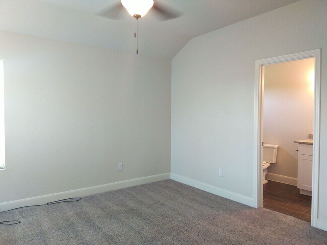 Building Photo - *COMING SOON* 3BR / 2.5BA Home | Fenced Backyard, Garage & Stainless Appliances!