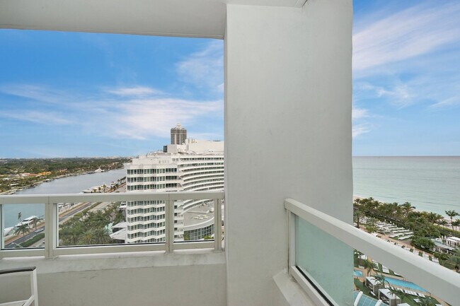 Building Photo - 4401 Collins Ave