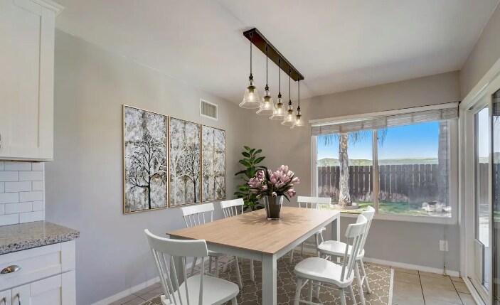 Building Photo - 10044 Carlton Hills Blvd