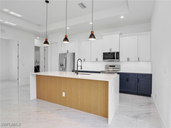 Building Photo - 2140 NW 23rd Ave