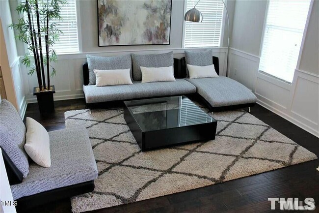 Building Photo - 5 Bedroom and a Bonus Room Single Family i...