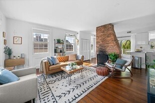 Building Photo - 22 Halsey St