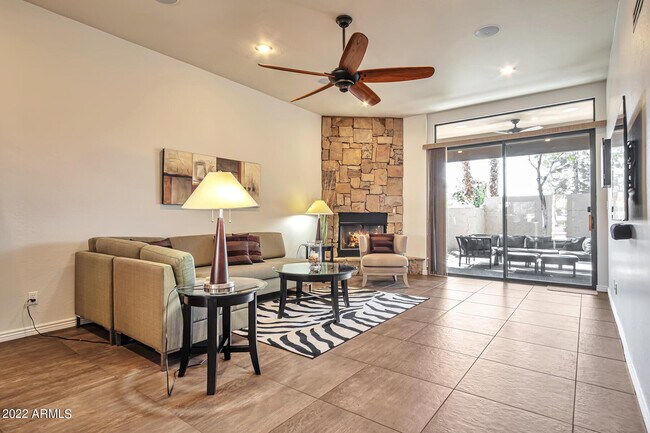 Building Photo - 7318 E Palo Verde Dr