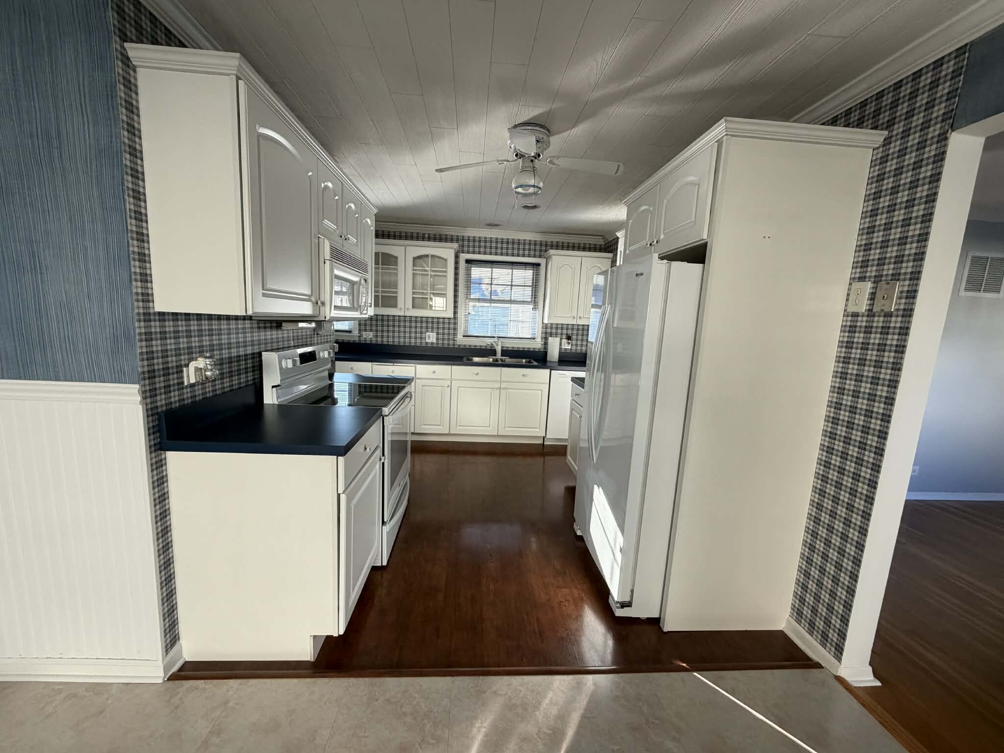 Building Photo - 1730 N Ridge Ave