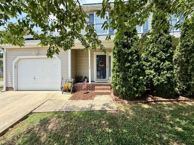Building Photo - 4-bedroom, 2.5-bath home on a cul-de-sac street!