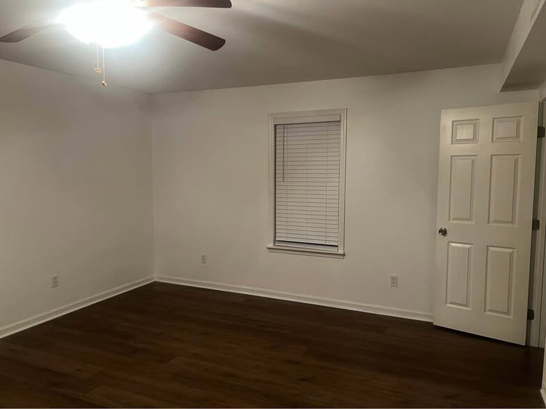 Building Photo - 130 Marbrook Trce